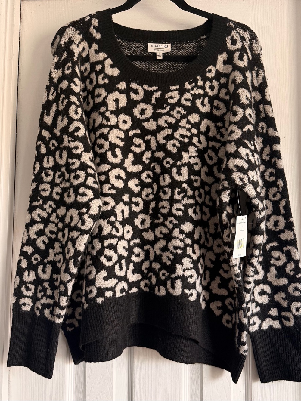 NWT Studio B by Bobeau Leopard Print Oversized Scoop Neck Knit Sweater Large